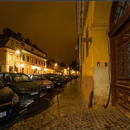 Mary Apartment Old Town Брашов Экстерьер фото