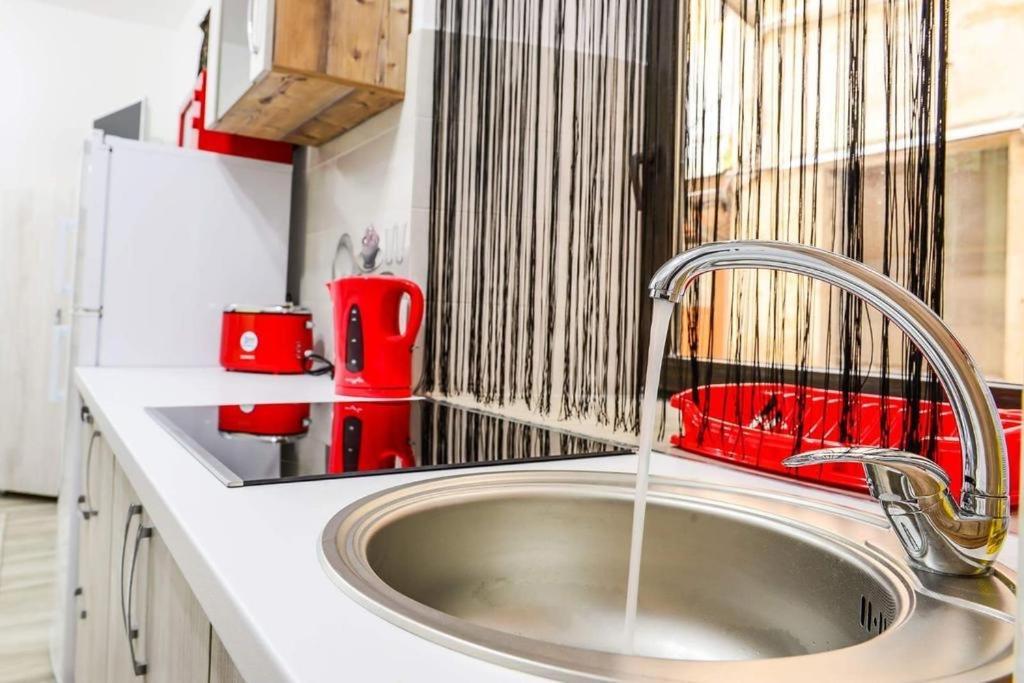 Mary Apartment Old Town Брашов Экстерьер фото
